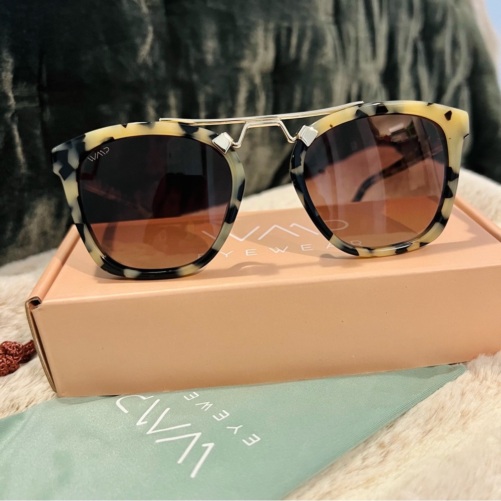 Viva Eyewear Tortoise Shell Sunglasses - Picture 2 of 7